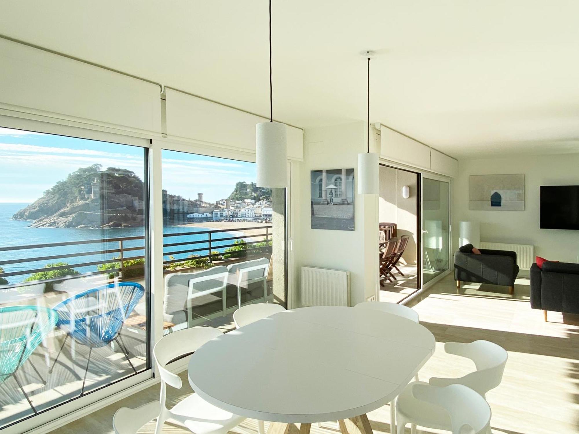 Magnificent Apartment At The Sea Front Of Tossa De Mar Exterior photo