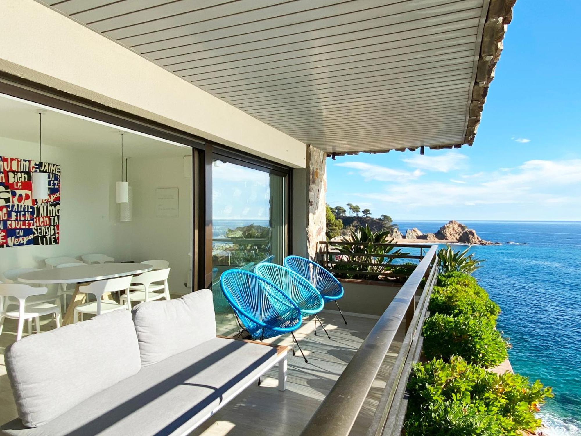Magnificent Apartment At The Sea Front Of Tossa De Mar Exterior photo